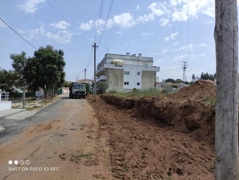 Trabalhos de alargamento da Rua do Areal 